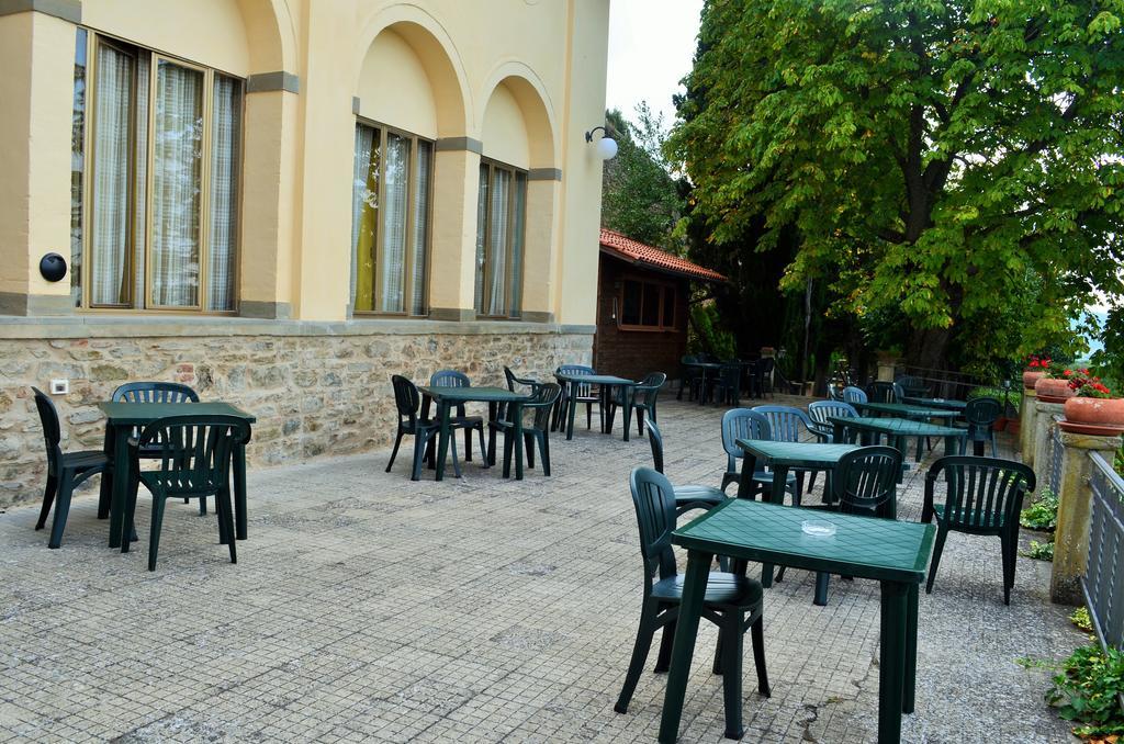 Hotel Oasi Neumann Кортона Екстер'єр фото