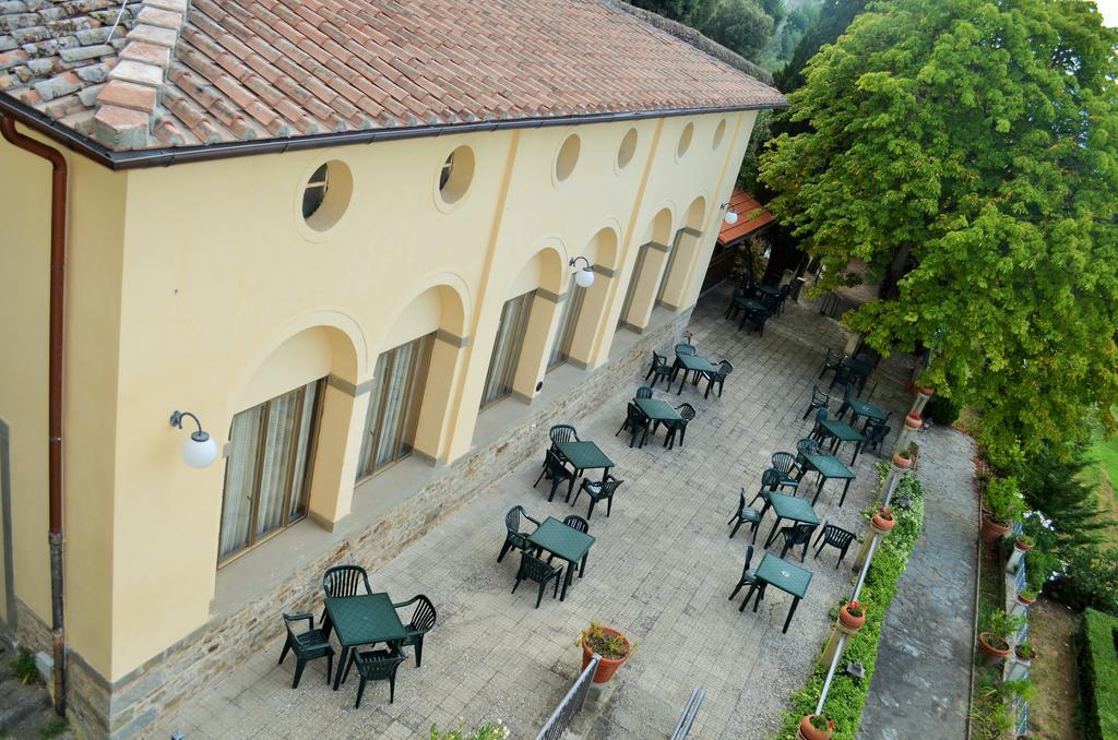 Hotel Oasi Neumann Кортона Екстер'єр фото