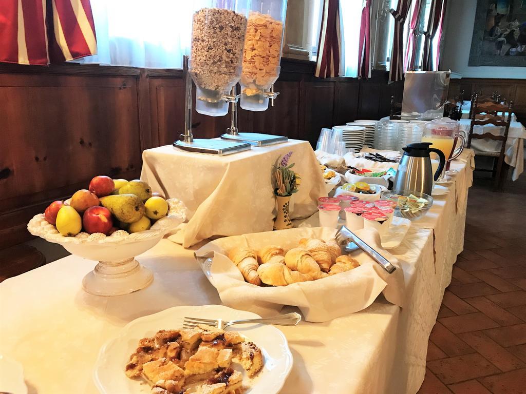 Hotel Oasi Neumann Кортона Екстер'єр фото